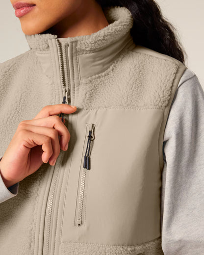 Troelty Sherpaweste beige von vorne